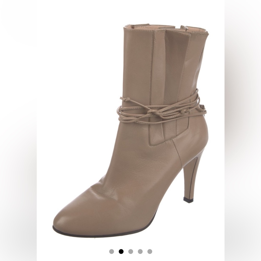 EUC GUCCI tan/beige leather boots with GG logo on ties in back. Size 8/38 - Picture 2 of 5